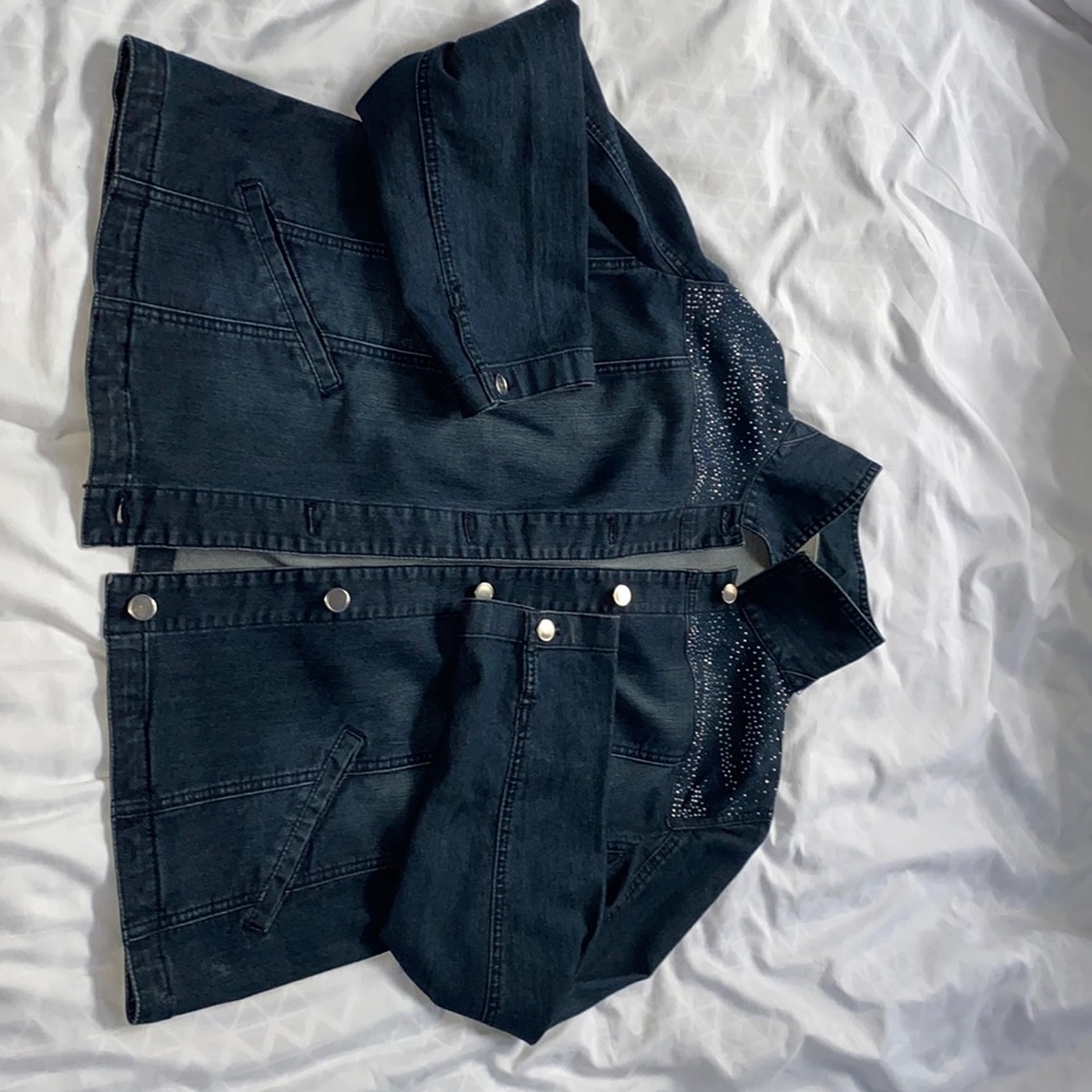 Nice jean jacket with stones on the shoulder and the whole back